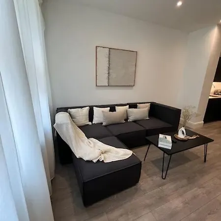Apartment 30 Minutes To Central London Uxbridge Exterior photo