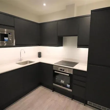 Apartment 30 Minutes To Central London Uxbridge Exterior photo